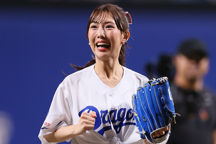 始球式に登場した「SKE48」の熊崎晴香さん【写真提供：産経新聞社】