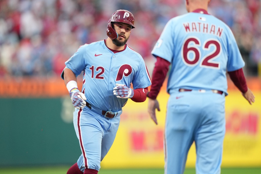 ブレーブス戦で本塁打を放ったフィリーズのカイル・シュワーバー【写真：アフロ】