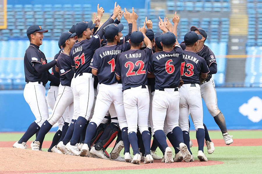 3rdエイジェックカップで優勝を果たした東海中央ボーイズ【写真：加治屋友輝】