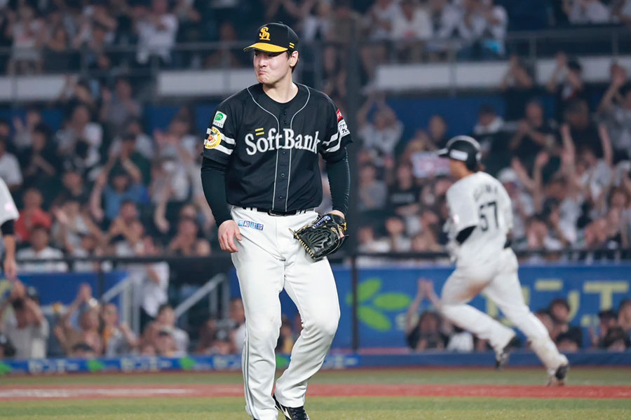 6回に勝ち越しを許したソフトバンク・有原航平【写真：小池義弘】