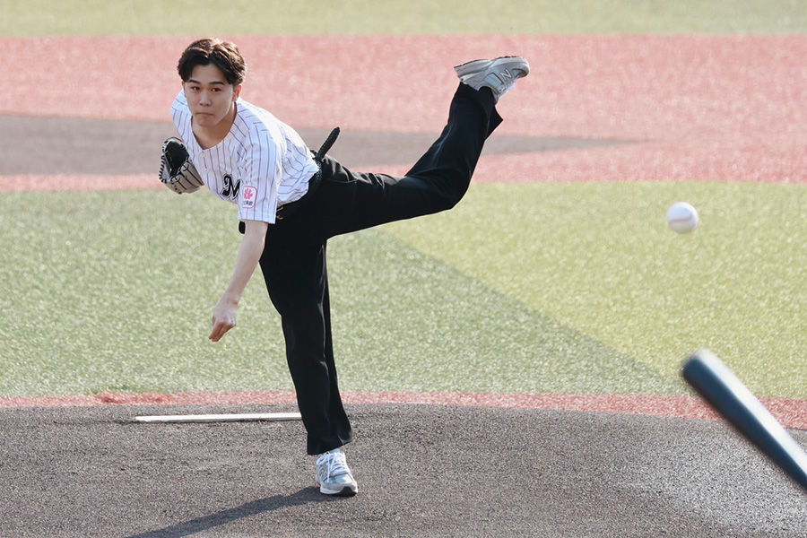 始球式を務めた鈴木福さん【写真:小池義弘】