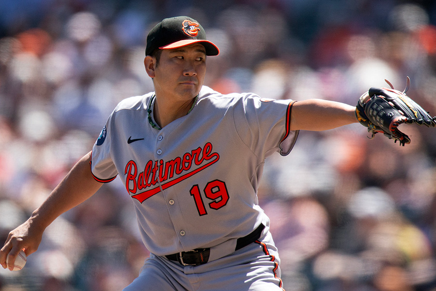 敵地でのジャイアンツ戦に登板したオリオールズ・菅野智之【写真：ロイター】