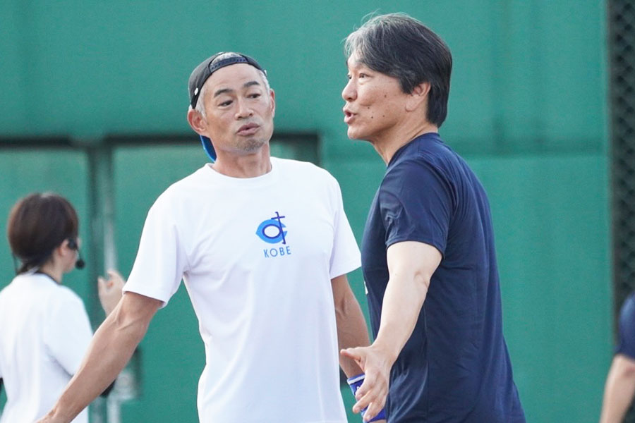 少年野球教室に登場したイチロー氏（左）と松井秀喜氏【写真：宮脇広久】