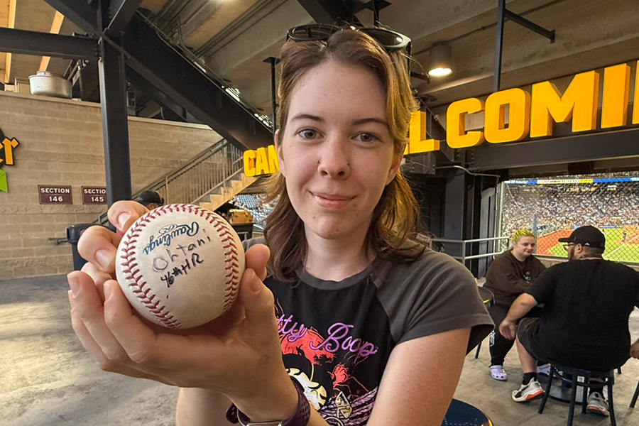 今だけ値引き、女性に大人気　デコピンと大谷のサイン背番号、ベッツサイン背番号刺繍 今だけ値引き、女性に大人気 デコピンと大谷のサイン背番号