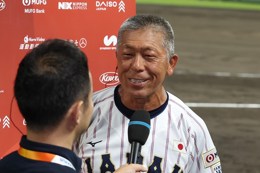 U-18日本代表の小倉全由監督【写真：加治屋友輝】