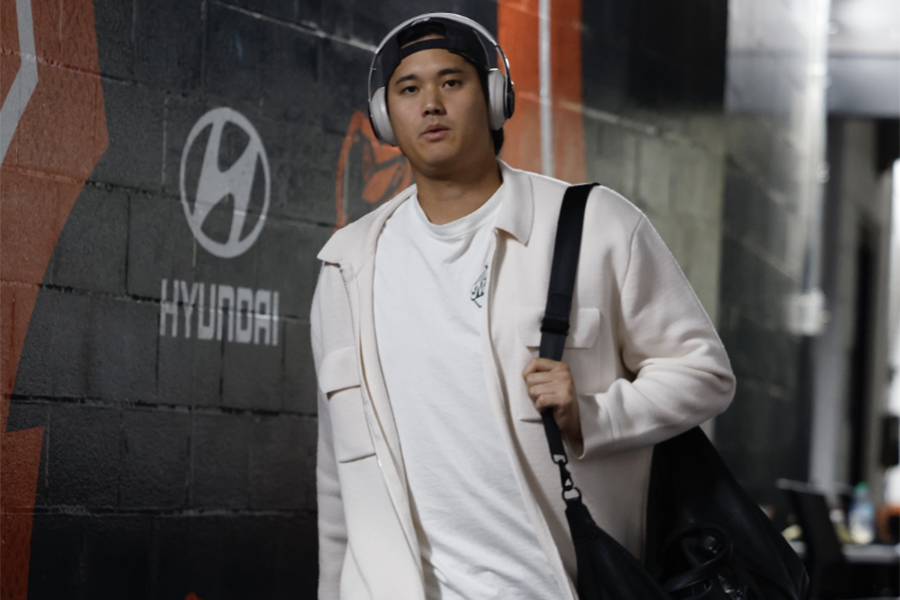 急きょ先発登板が決まり、球場入りするドジャース・大谷翔平（MLB公式Xよりスクリーンショット）