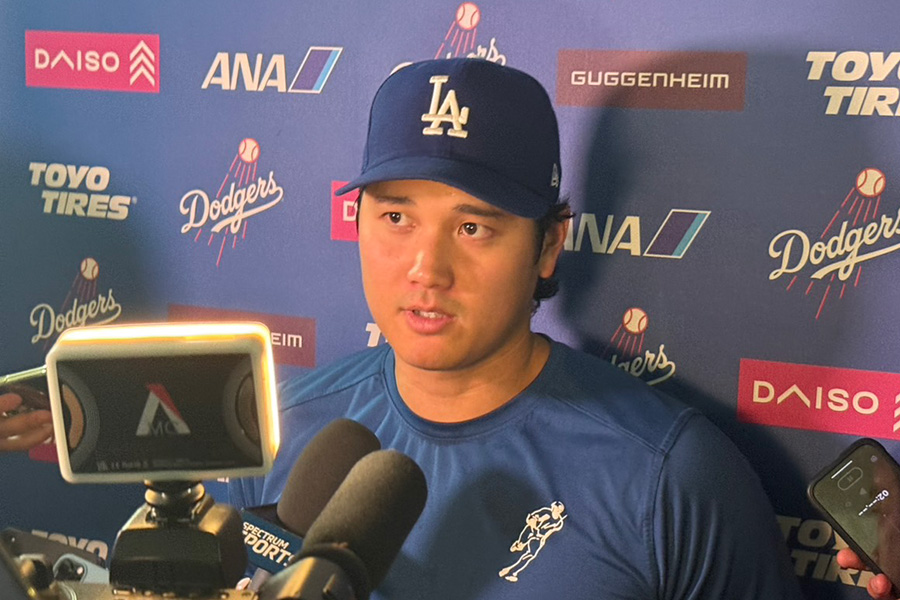 試合後、取材に対応したドジャース・大谷翔平【写真：上野明洸】