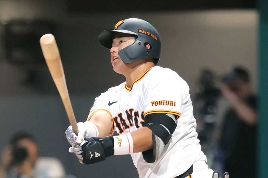 巨人・石塚裕惺【写真：アフロ】