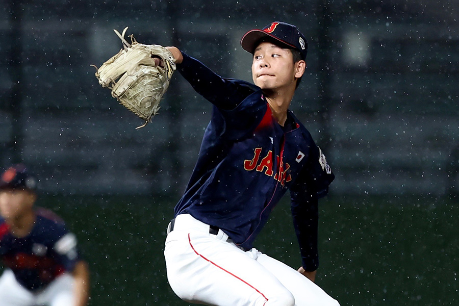 プエルトリコ戦に登板したＵ-18日本代表の西村一毅【写真：加治屋友輝】