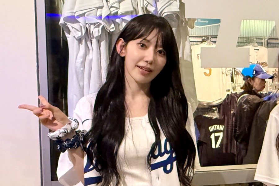 「LE SSERAFIM」の宮脇咲良さん【写真：小谷真弥】