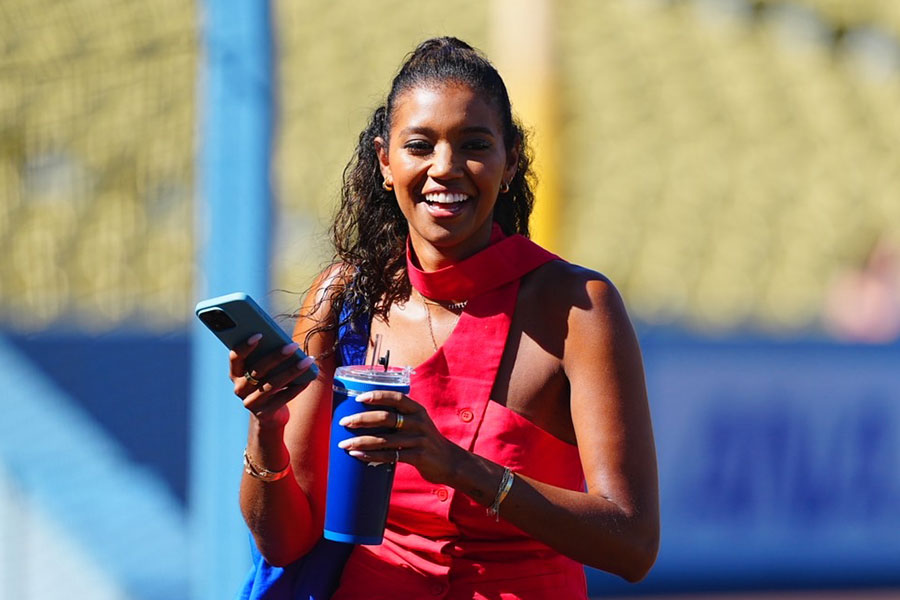 「スポーツネット・ロサンゼルス」のレポーターを務めるキルステン・ワトソンさん【写真:荒川祐史】