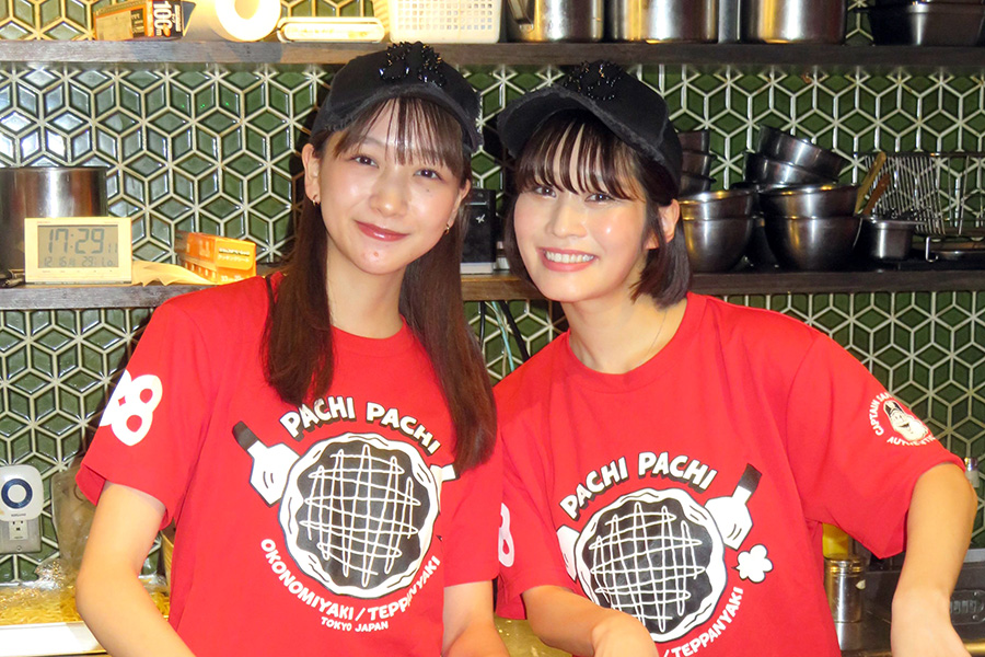 モデルで女優の杉本愛里さん（左）【写真提供：産経新聞社】