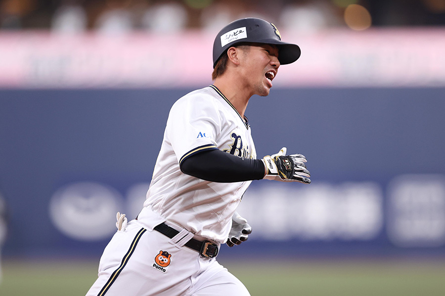 オリックス・頓宮裕真【写真：栗木一考】