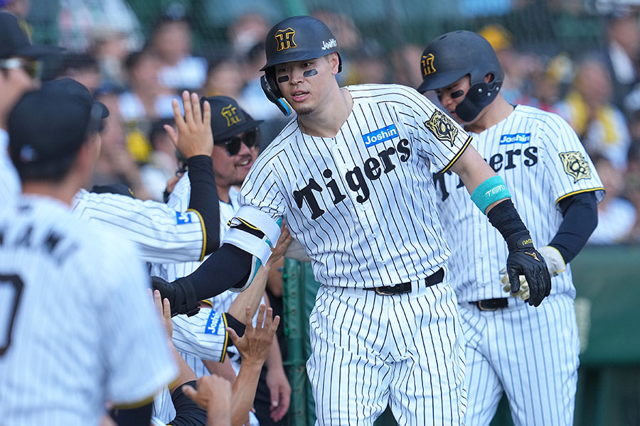 2打席連発となる38号を放った阪神・佐藤輝明【写真提供：産経新聞社】