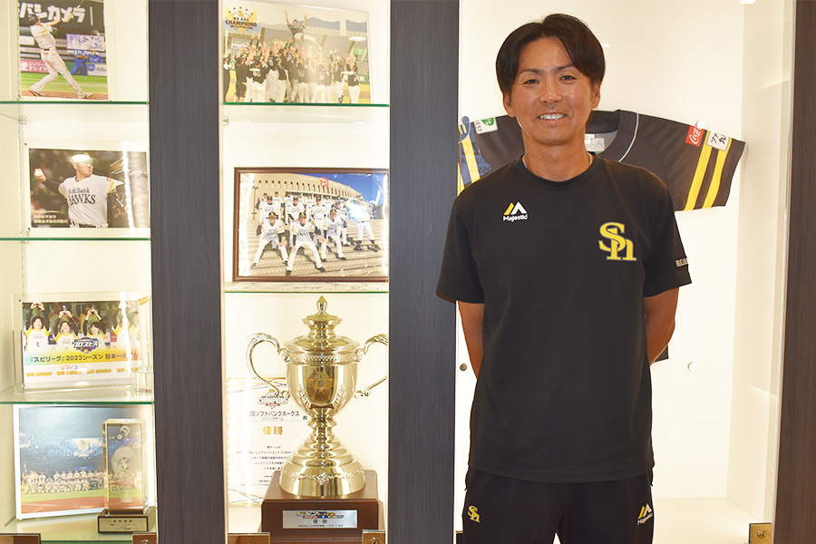 福岡ソフトバンクホークスジュニア・若林隆信コーチ【写真：高橋幸司】