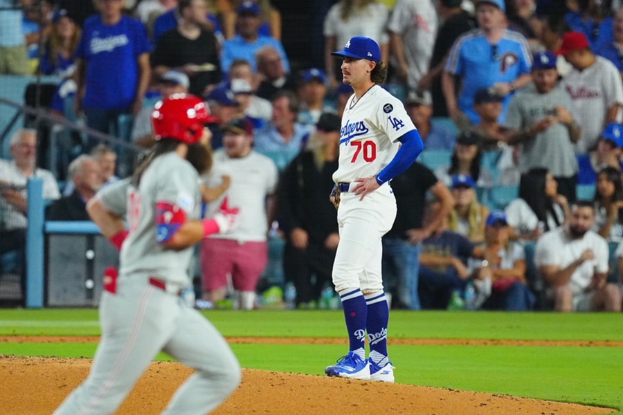 フィリーズ戦の6回、逆転弾を許したドジャースのジャスティン・ロブレスキー【写真：荒川祐史】