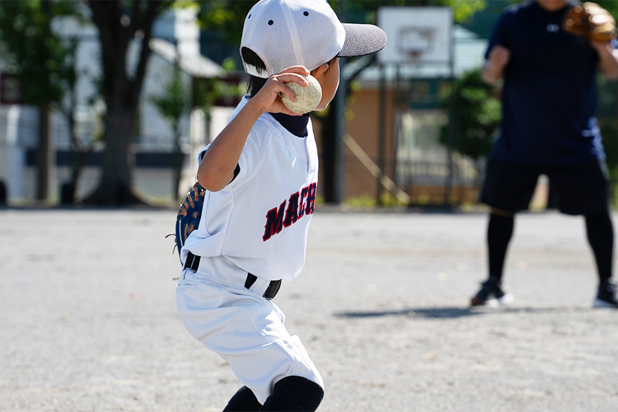 段階的にキャッチボールが上達する方法とは(写真は町田玉川学園少年野球クラブ)【写真:磯田健太郎】
