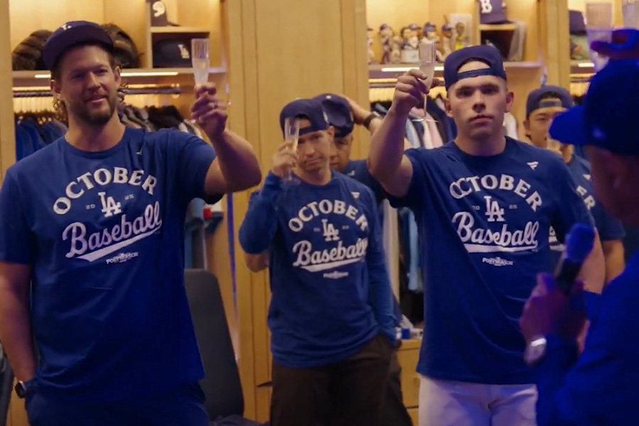 プレーオフ進出を祝うドジャースナイン【写真提供：ドジャース】