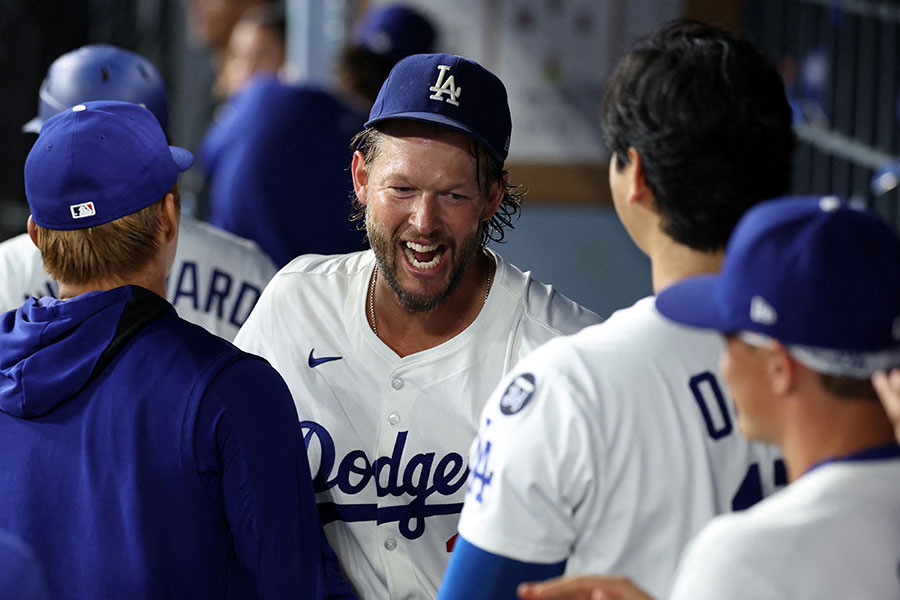 ドジャース クレイトン・カーショー 22 直筆サインボール カーショウ　引退 ドジャース クレイトン・カーショー 22 直筆サインボール 大谷