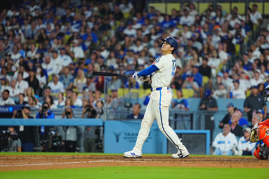 53号ソロを放ったドジャース・大谷翔平【写真：荒川祐史】