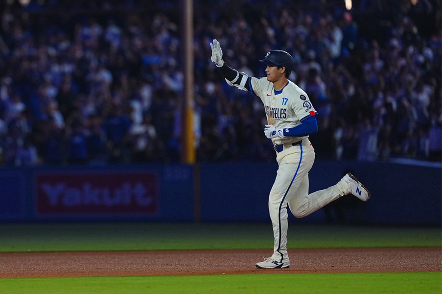 53号ソロを放ったドジャース・大谷翔平【写真：荒川祐史】