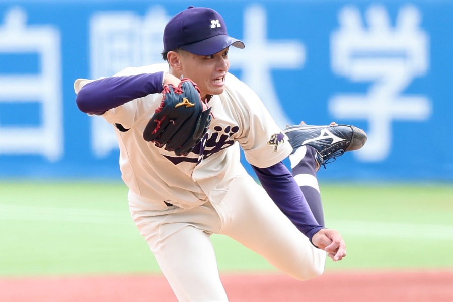 東大戦に先発した明大・毛利海大【写真：加治屋友輝】