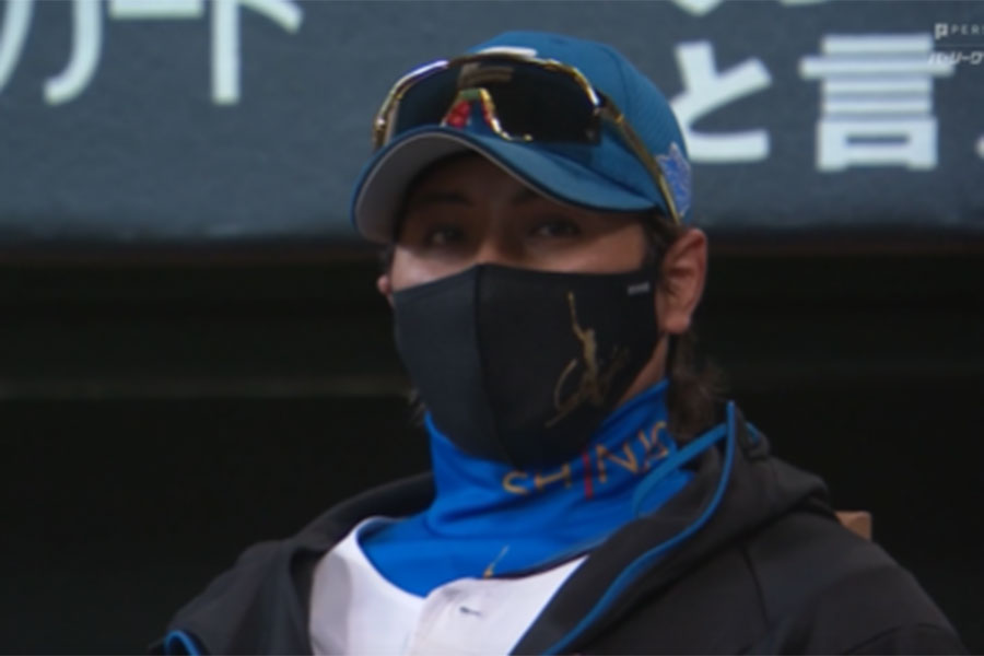 楽天戦で指揮を執った日本ハム・新庄剛志監督【画像：パーソル パ・リーグTV】