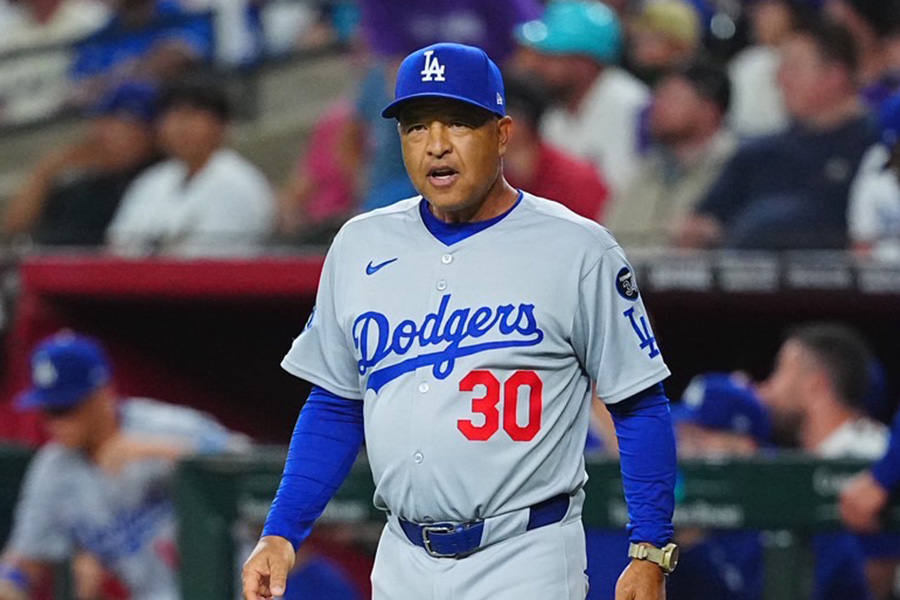 Dバックス戦で指揮を執ったドジャースのデーブ・ロバーツ監督【写真：荒川祐史】