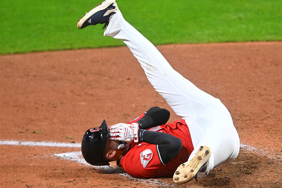 ボールが顔に直撃したガーディアンズのデビッド・フライ【写真：ロイター】