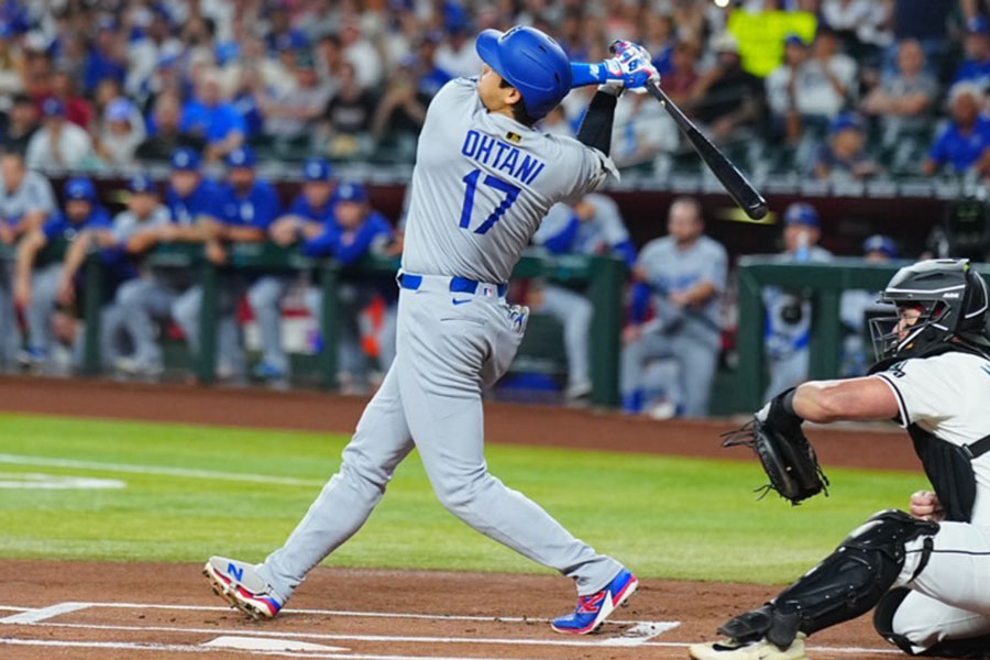 第1打席で三塁打を放ったドジャース・大谷翔平【写真：荒川祐史】