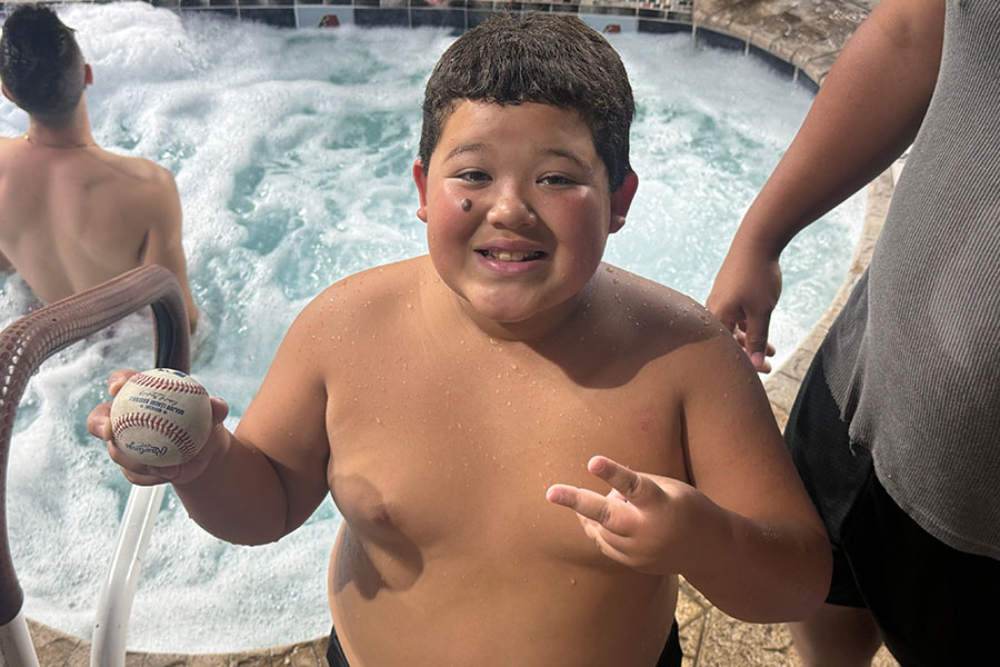 ドジャース・大谷翔平の54号をキャッチしたラマー・ジョセフくん【写真：小谷真弥】