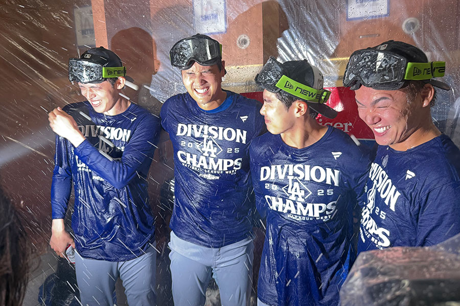 大谷翔平、シャンパンファイトで大興奮 