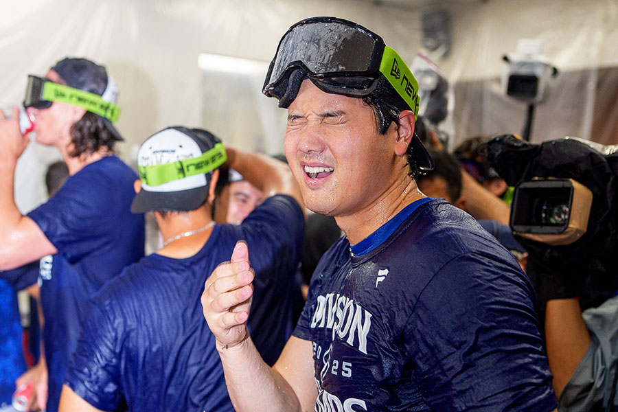 シャンパンファイトに参加したドジャース・大谷翔平【写真:ロイター】
