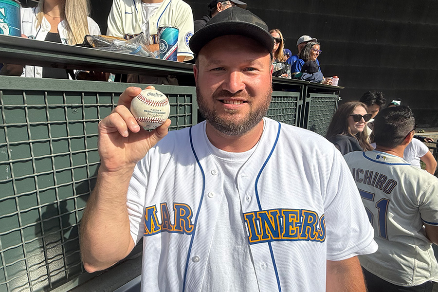 ドジャース・大谷翔平の55号球をキャッチしたトーリー・ジェリネックさん【写真：小谷真弥】