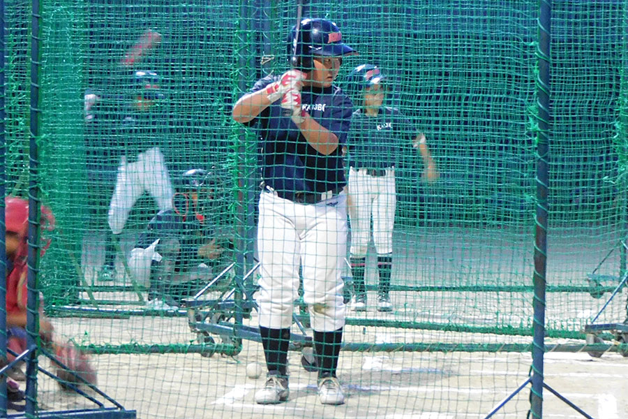 打撃練習に取り組む甲斐JBCの選手たち【写真:間淳】