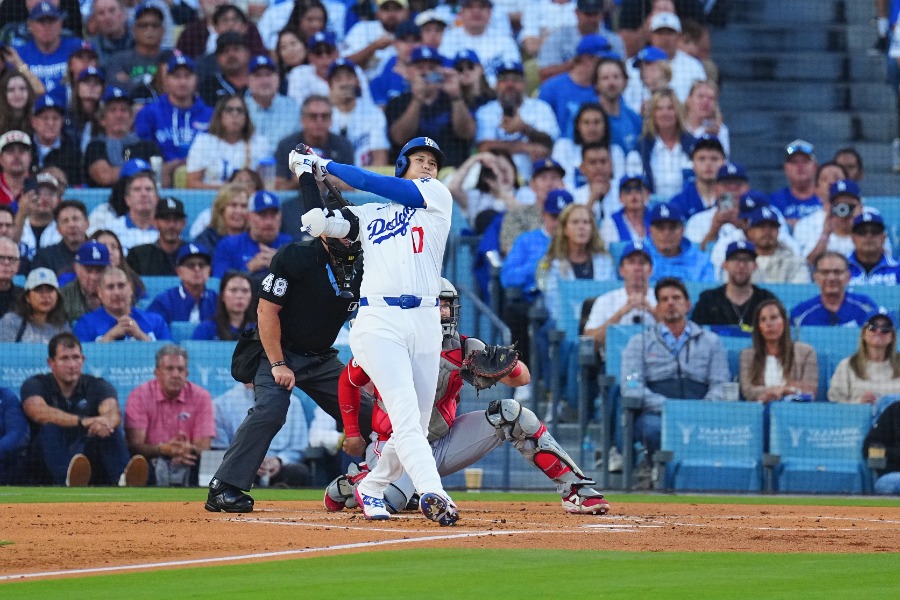 先頭打者弾を放ったドジャース・大谷翔平【写真：荒川祐史】