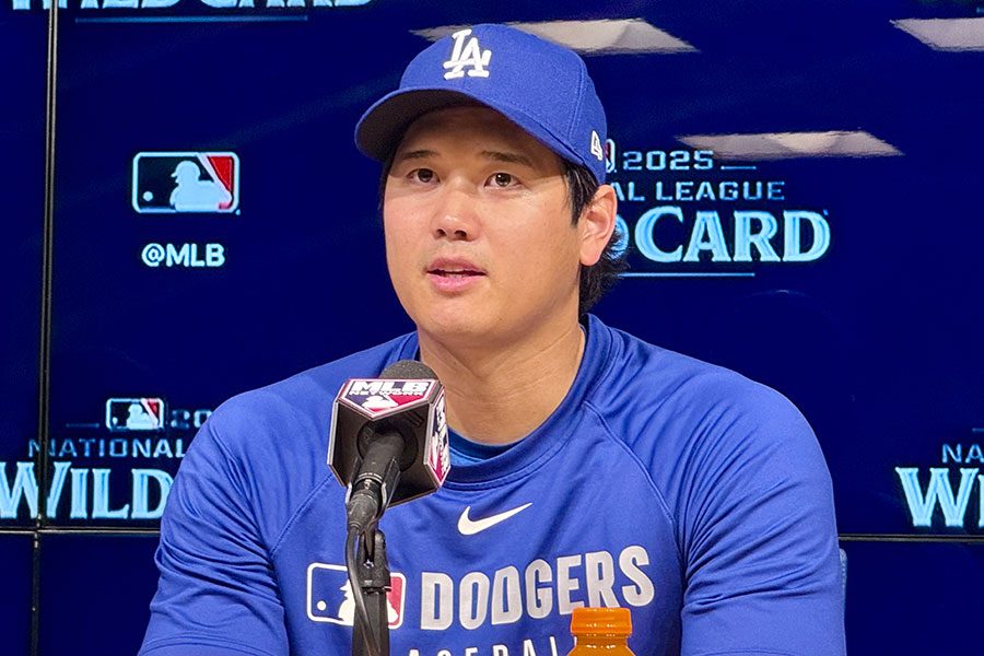 試合後、取材に応じたドジャース・大谷翔平【写真：小谷真弥】