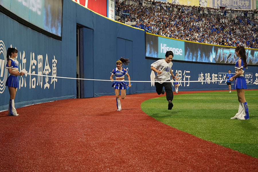 ファンとリレー対決したdianaのAkiさん【写真：町田利衣】