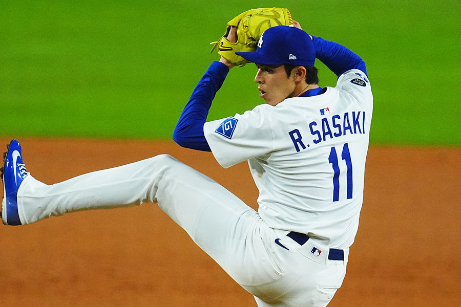 レッズ戦の9回に登板したドジャース・佐々木朗希【写真：荒川祐史】