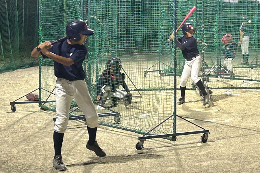 打撃練習を行う甲斐JBCナイン【写真：間淳】