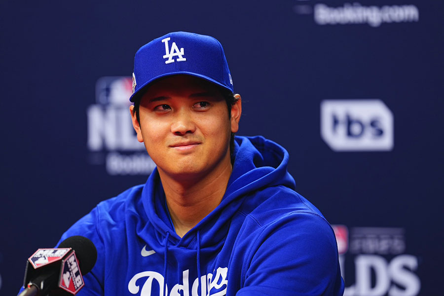 会見に臨んだドジャース・大谷翔平【写真：荒川祐史】