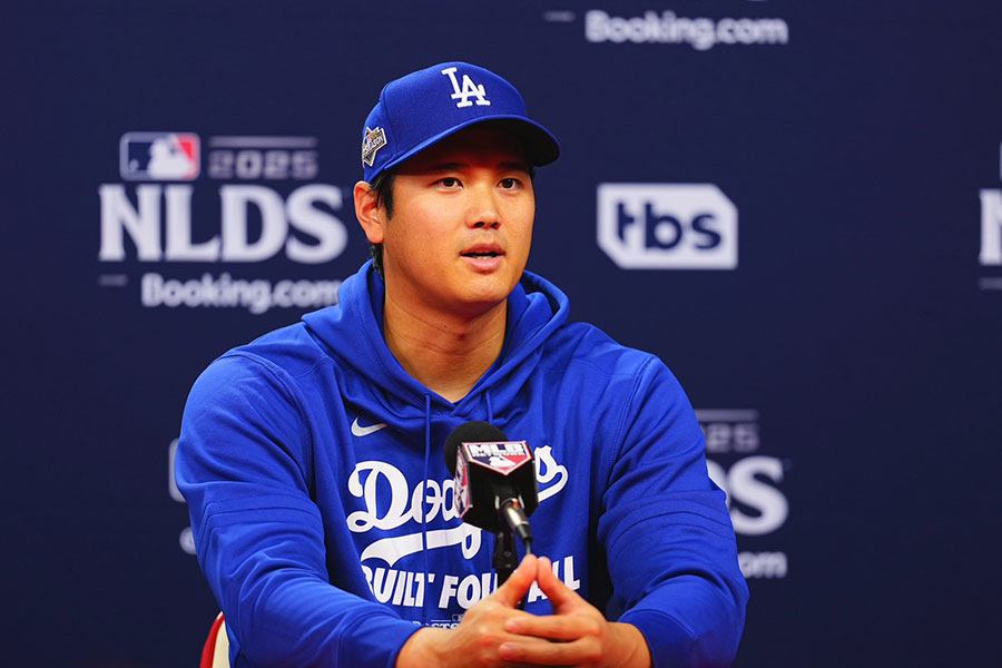 会見に臨んだドジャース・大谷翔平【写真：荒川祐史】