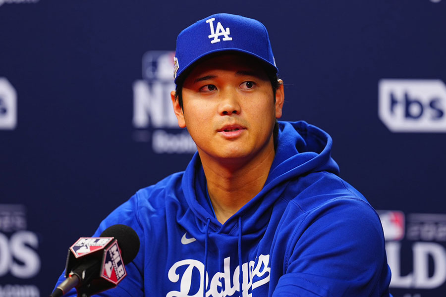 記者会見に臨んだドジャース・大谷翔平【写真：荒川祐史】