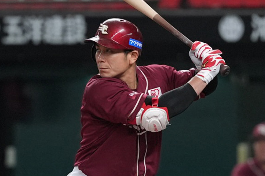 楽天一筋14年、初の日本一にも貢献 ガッツ、強肩…岡島豪郎の名