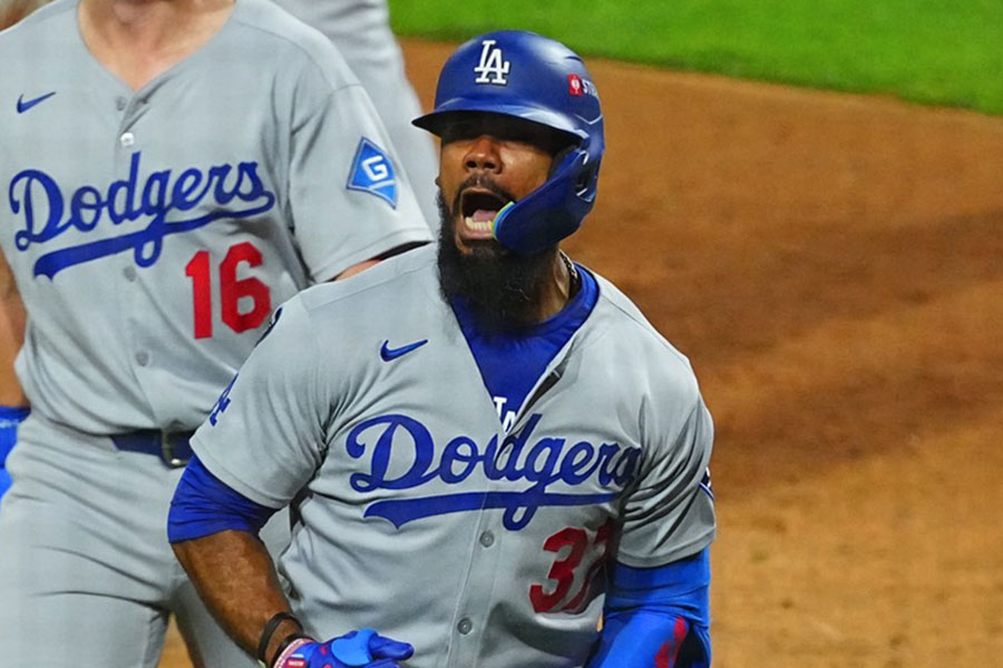 フィリーズ戦で逆転3ランを放ったドジャースのテオスカー・ヘルナンデス【写真：荒川祐史】