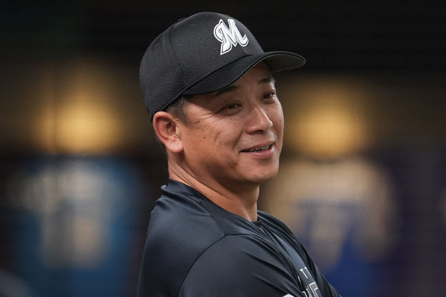 ロッテ・サブロー新監督【写真：岡部直樹】