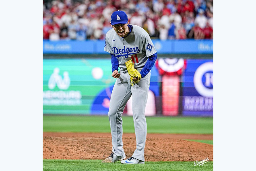 勝利に感情を爆発させるドジャース・佐々木朗希【写真提供：ドジャース】