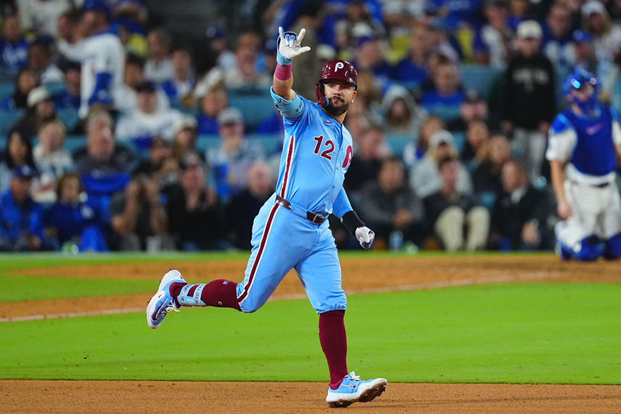 2本目の本塁打を放ったフィリーズのカイル・シュワーバー【写真：荒川祐史】