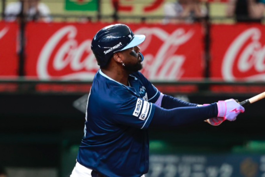 日本ハムのフランミル・レイエス【写真：小池義弘】