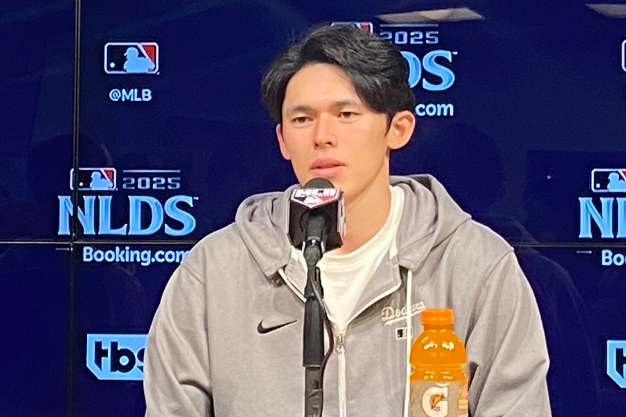 会見に出席したドジャース・佐々木朗希【写真：真柴健】